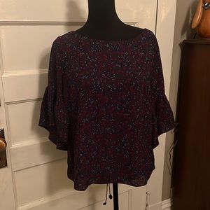 Like new Tommy Hilfiger Size Medium Bell Sleeve Bouse